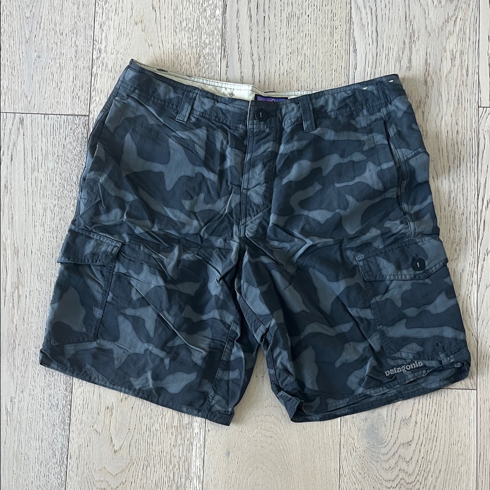 Patagonia Men's Cargo Shorts - Gray Camo Size 32